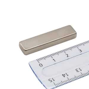 Neodym Quadermagnet 40x10x5 mm N35 vernickelt – Haftkraft ca. 58,1 kg – RoHS/REACH-konform | supermagnetic.de