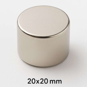 Scheibenmagnet 20×20 mm N42 vernickelt – starker Neodym-Magnet mit glänzender Nickel-Beschichtung auf weißem Hintergrund