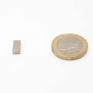 Neodym Quadermagnet 10x5x3 mm N45 vernickelt – Haftkraft ca. 2,3 kg – RoHS/REACH-konform | supermagnetic.de