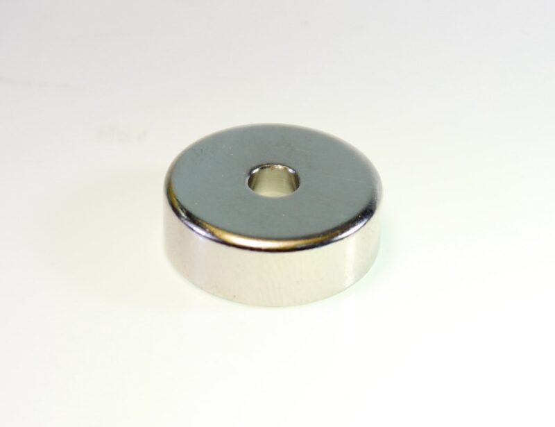 Neodym-Scheibenmagnet Ø 20 mm mit Senkbohrung zu anschrauben